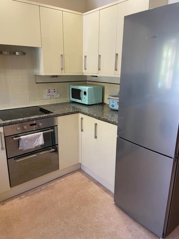 Beautiful Bexhill Cottage with garden 3 mins walk to beach