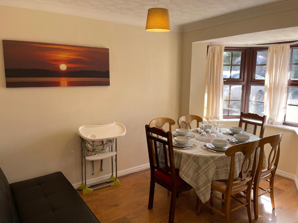 Spacious 10 bed house in Leicester