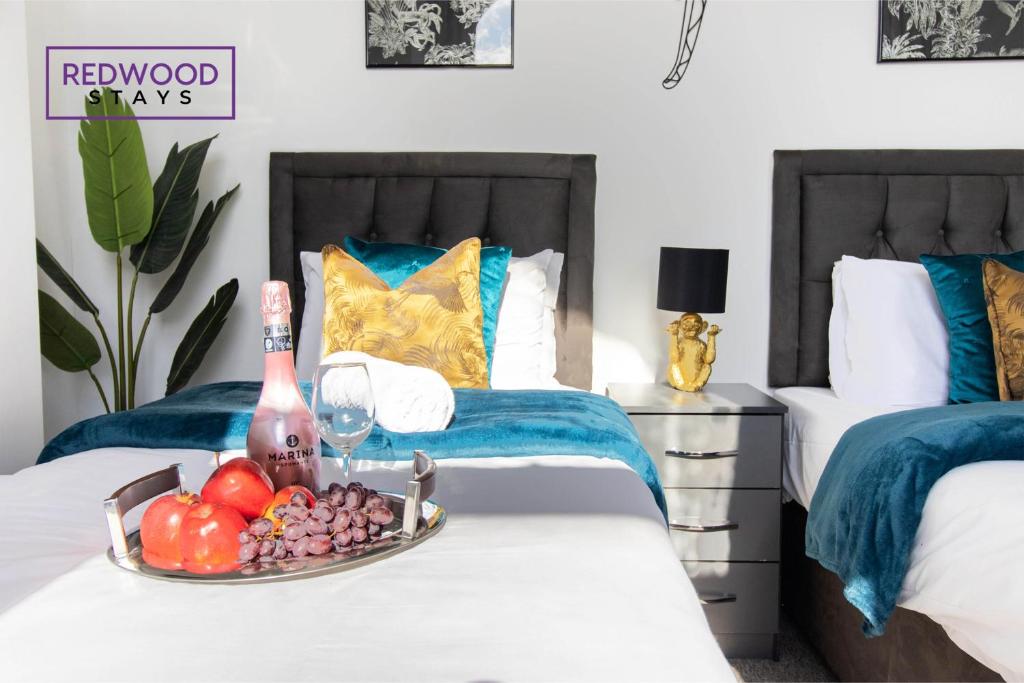 Modern 1 Bed 1 Bath Apartment for Corporates & Contractors, FREE Parking, Wi-Fi & Netflix By REDWOOD STAYS