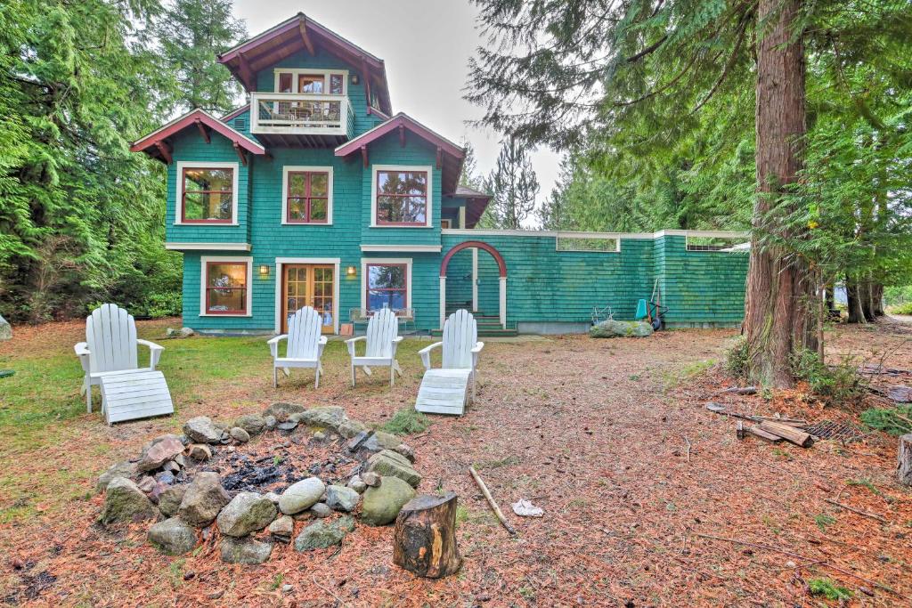 Lopez Island Hideaway with Coastal Views and Deck!