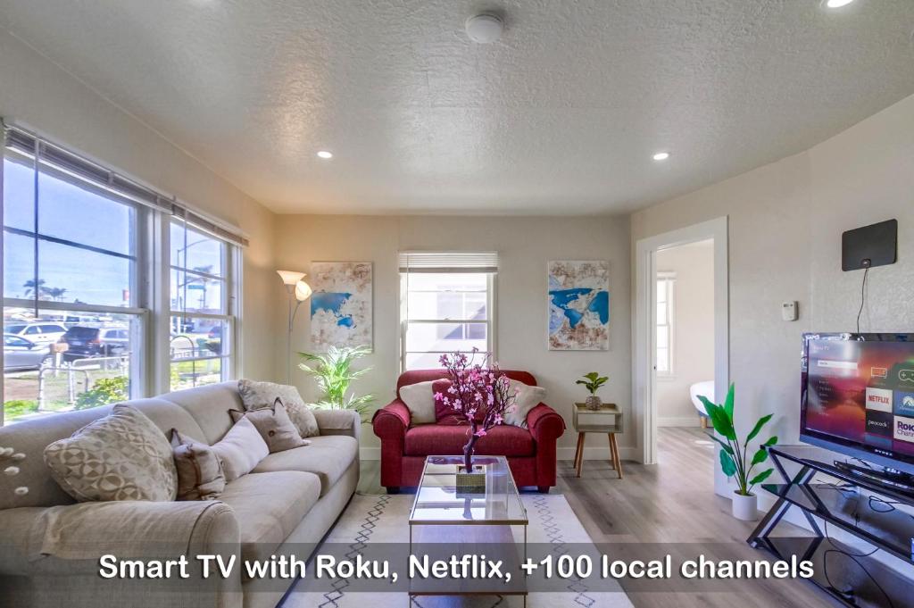 Lovely 3-Bedroom Home with 3 Queen Beds & Spacious Yard