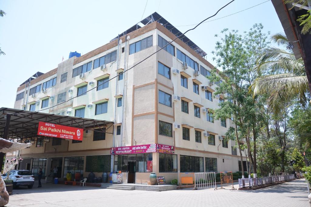 HOTEL SAI PALKHI NIWARA