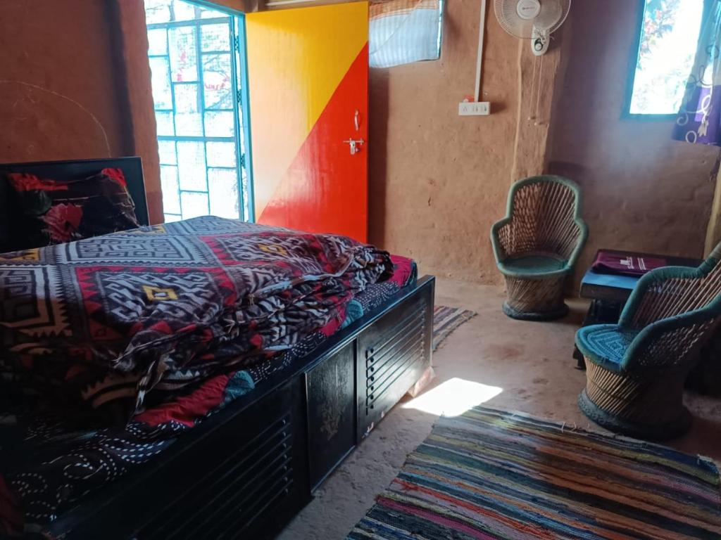 11 Gaon Mudhouse Homestay