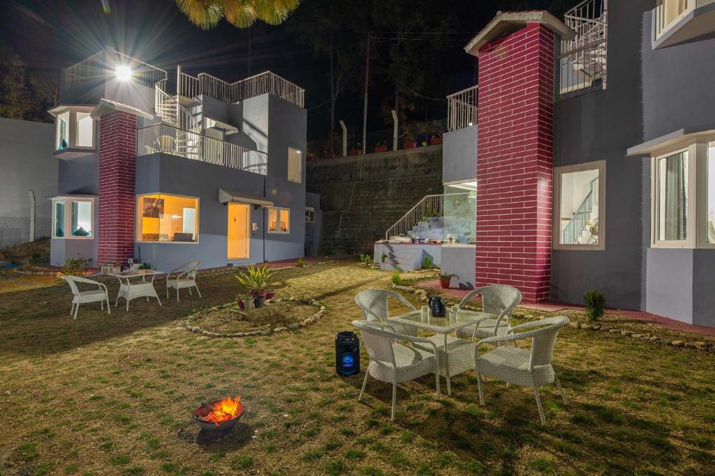 StayVista at Pines & Spruce