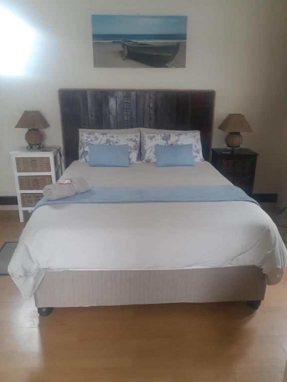 Vincentia Odd Cottage ( self catering)