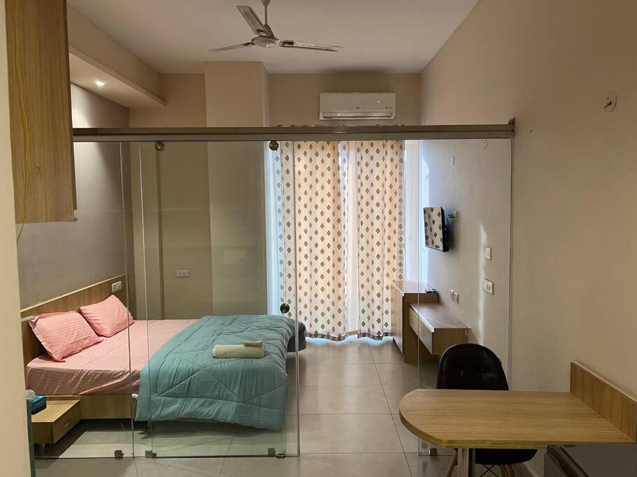 Flat in noida