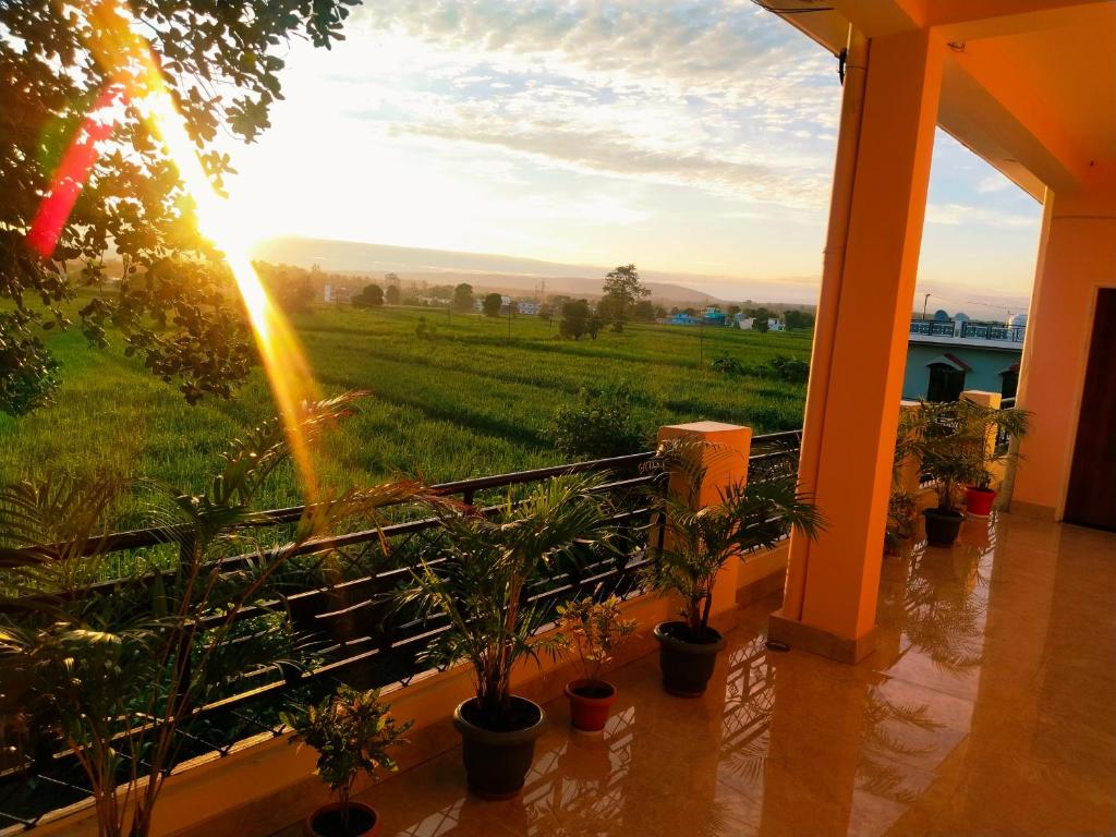 Airport Luxury Nature Valley Homestay