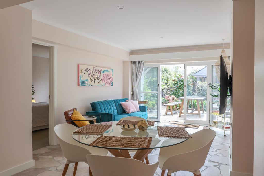 Rose Gold Hideaway (ITAS) - Hosted by: L'Abode Accommodation