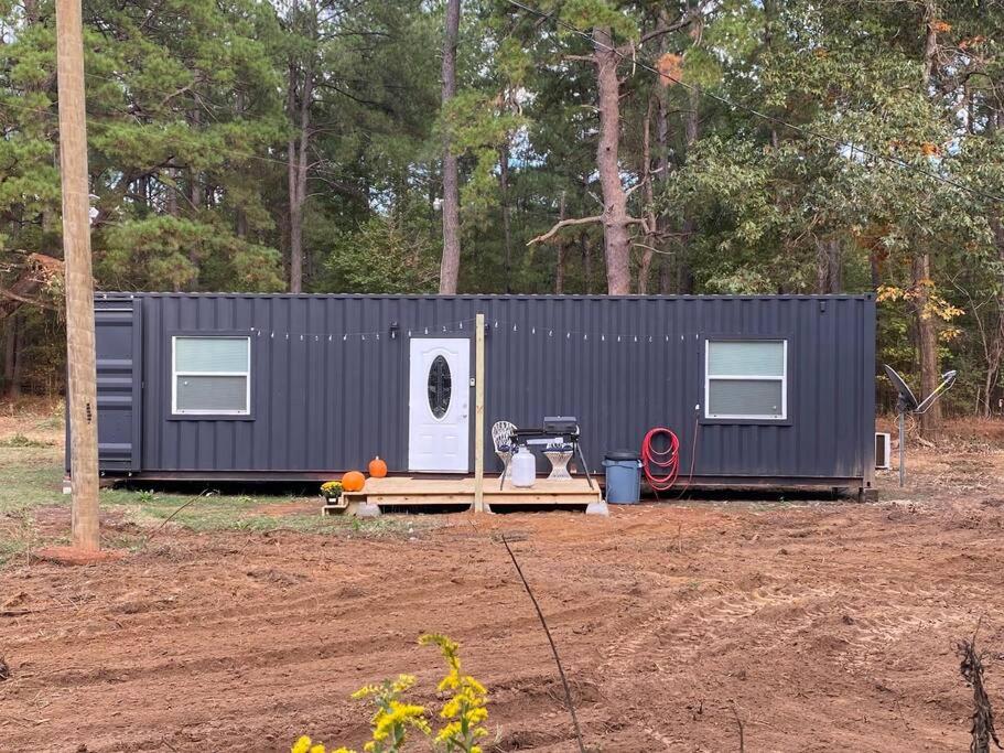 Tiny House Oasis: Nature Escape