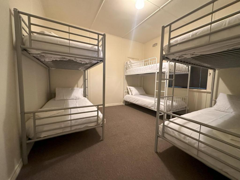 3 Bedroom Bunk House Sleeps 12