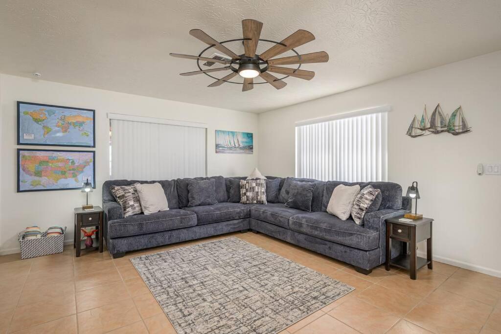 Home with Garage, Hot Tub, Pool Table, Near River
