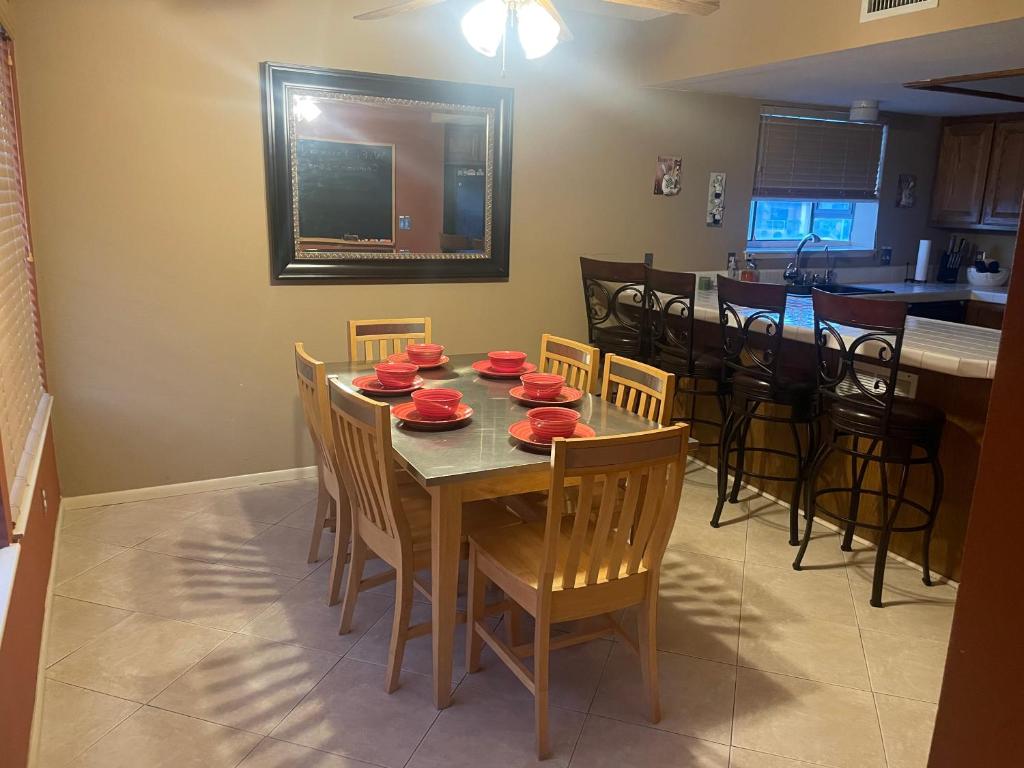 Private Oasis Condo with River views across from Laughlin