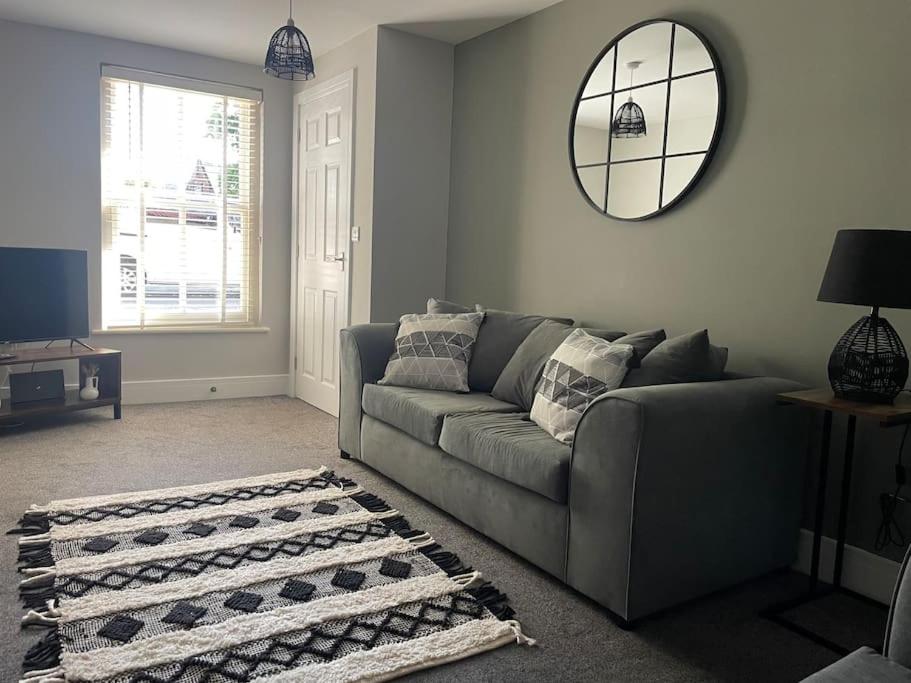 Oak House - 3bed Townhouse by ShortStays4U