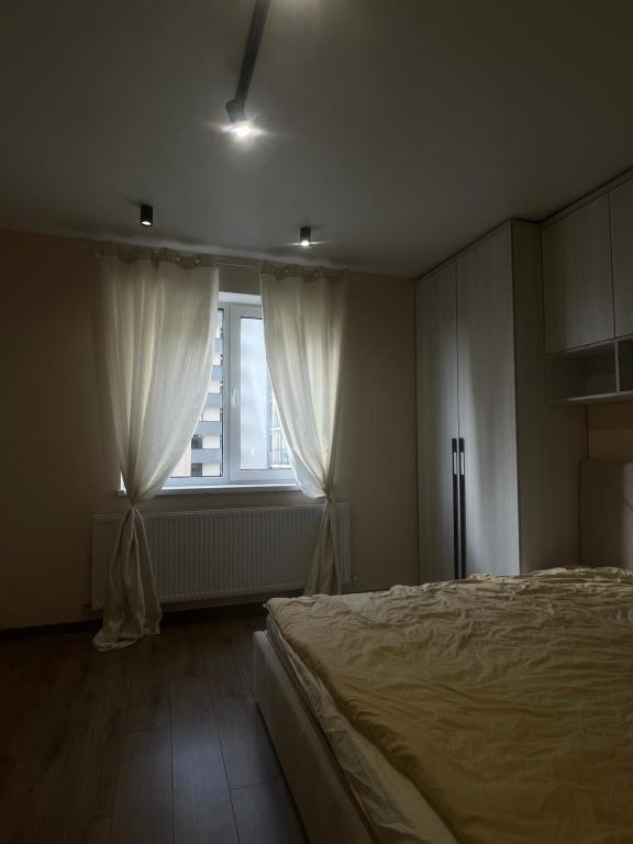 Квартира в парку біля озера, 10 хв до центра, 1км