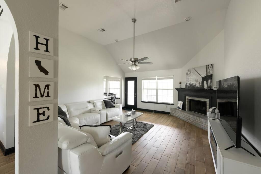 3 Bed/2 Bath Home Ocean Springs!