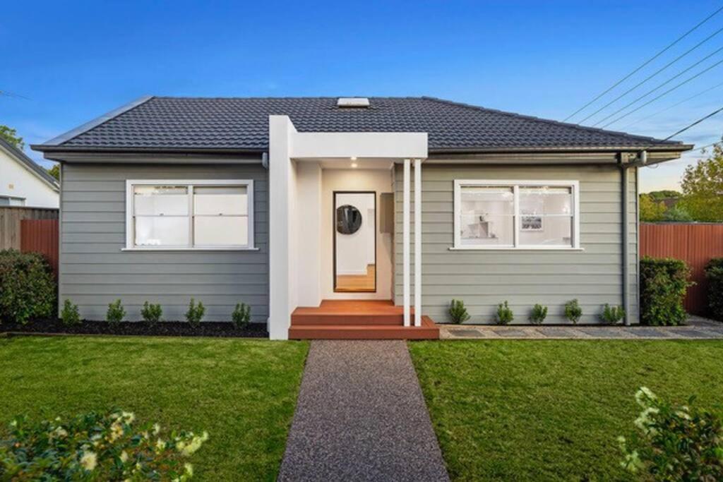 Campbells Cottage by Ready Set Host