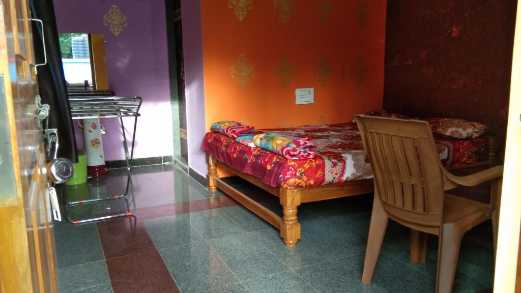 DANDELI NAKADI Home Stay