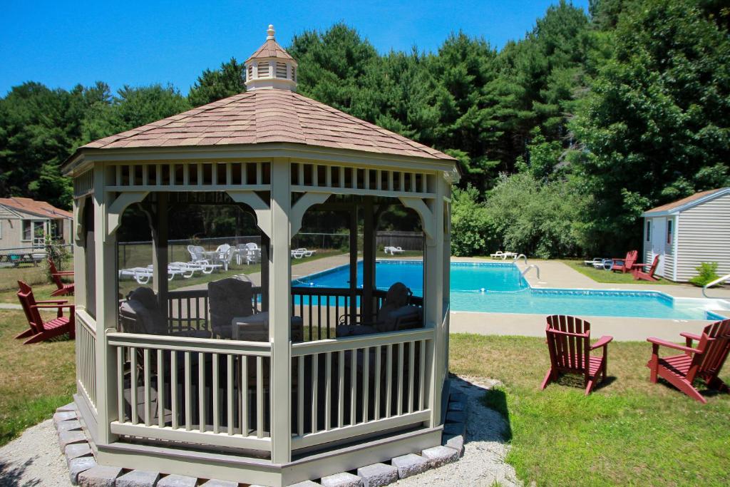 Kennebunk Gallery Motel and Cottages