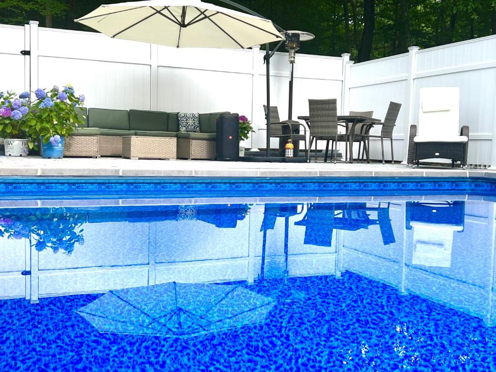 Amazing Poconos House . Sauna/Hot Tub/Private Pool