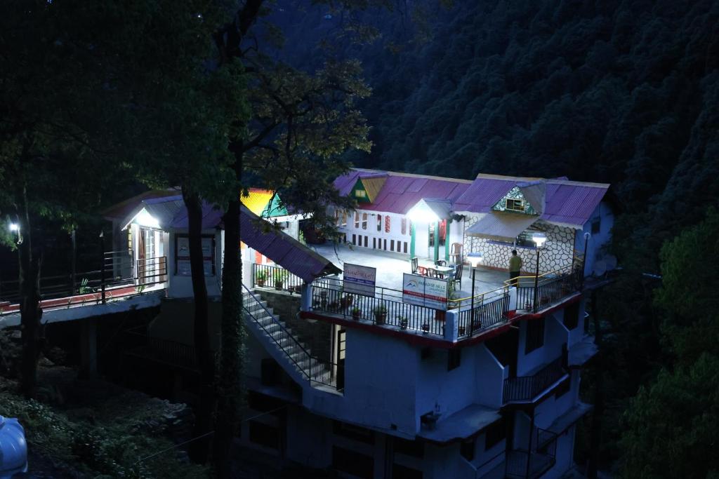 Himalayan Woodline Hotel dalhousie
