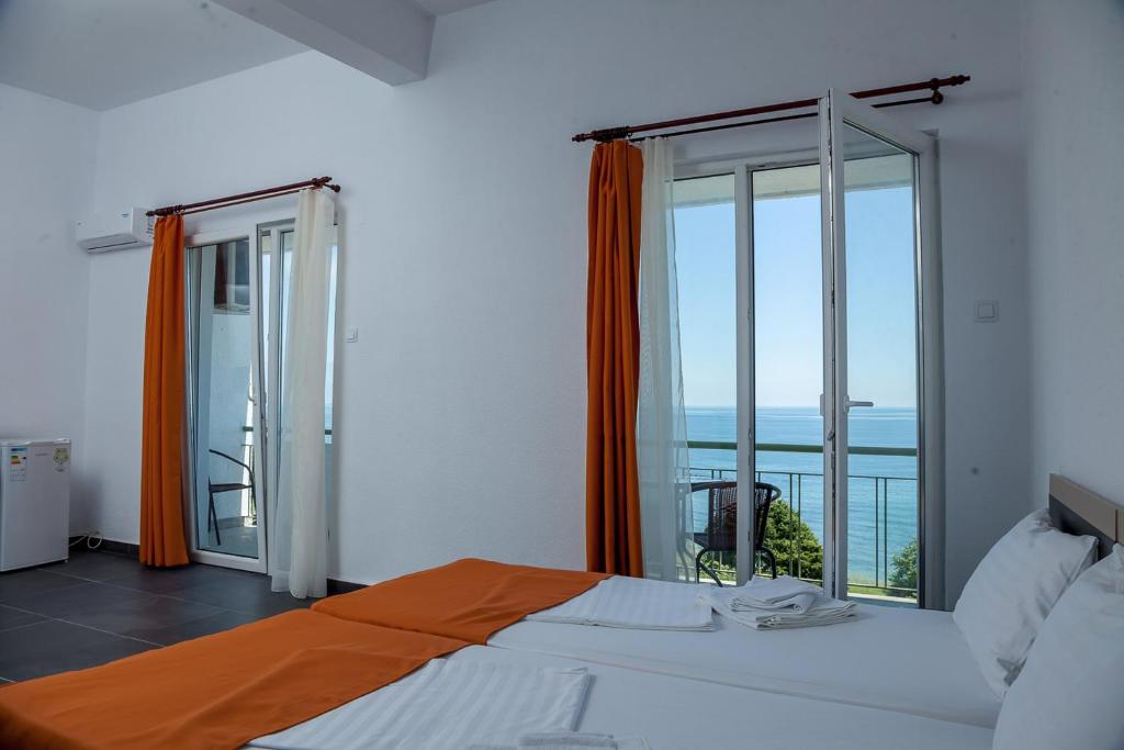 Hotel Cosmos