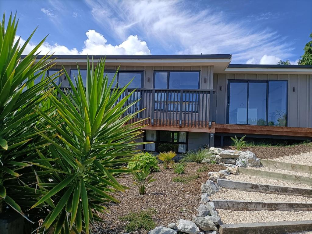 Pohara's Seaside Accommodation
