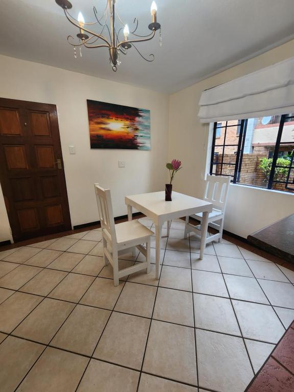 64 2bed 2bath, private garden