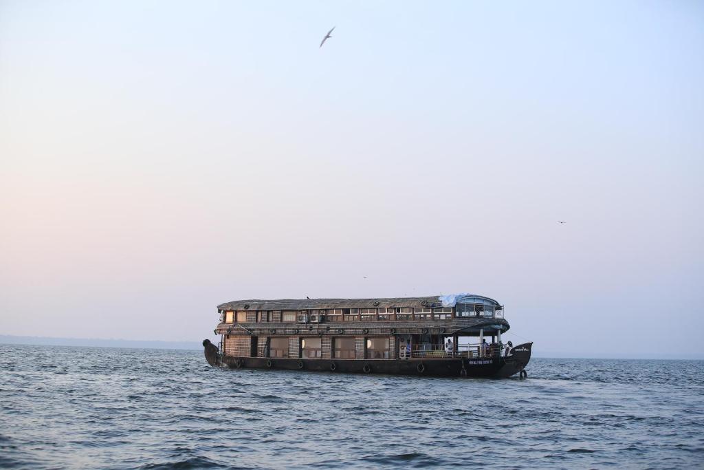 Sreekrishna Houseboat - VACCINATED STAFF