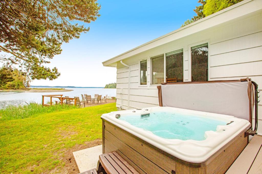 The Glen Cove Sand Spit & Guest Cottage