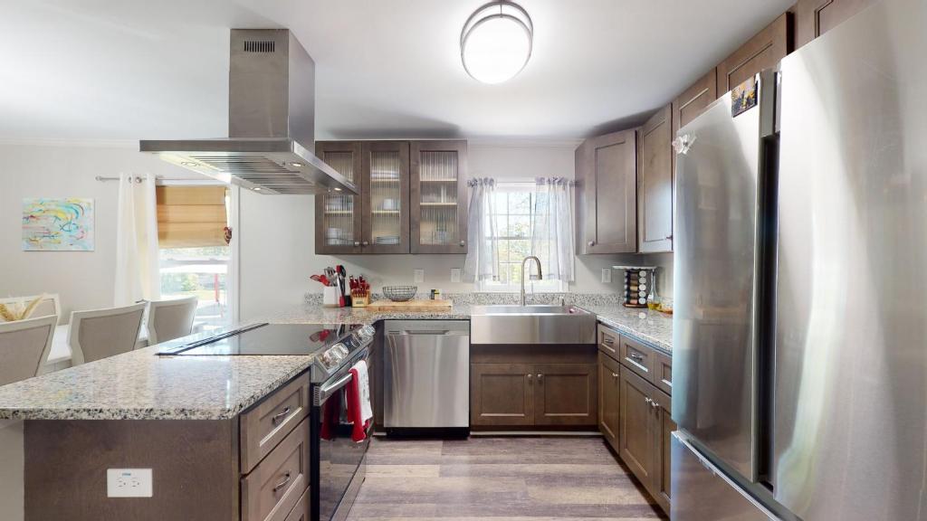 Enjoy Sunsets at Fully Equipped 3BR Orchard