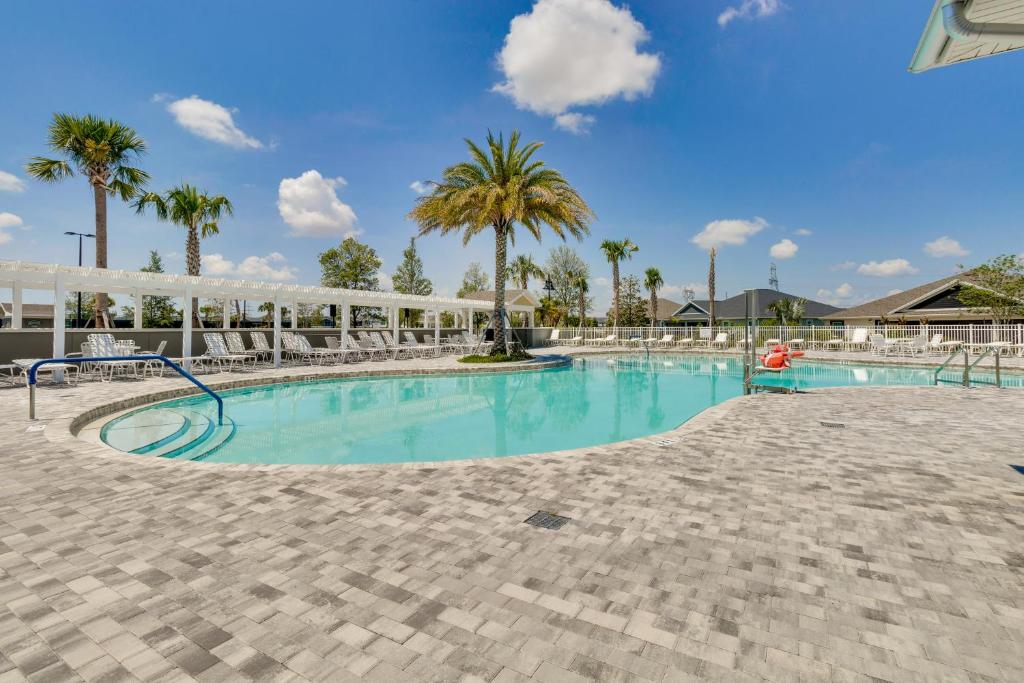 Bright Home in The Villages with Shared Amenities