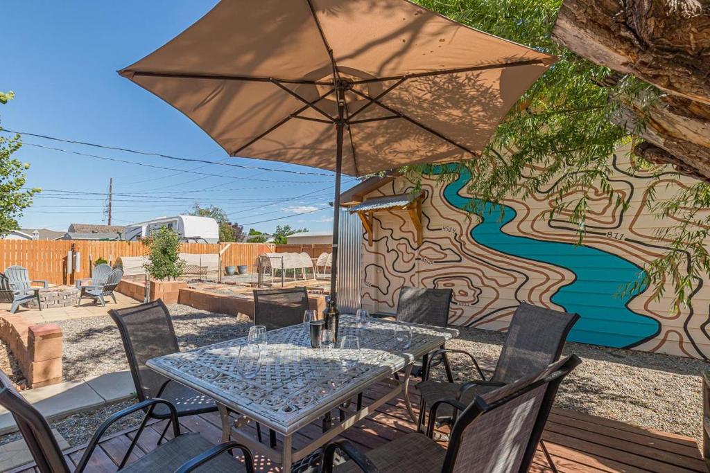 Topo - In-Town Rancher with Backyard Oasis!