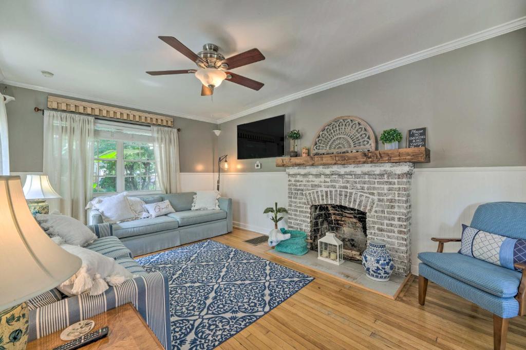 Charming Mt Dora Home with Shared Patio and Yard!
