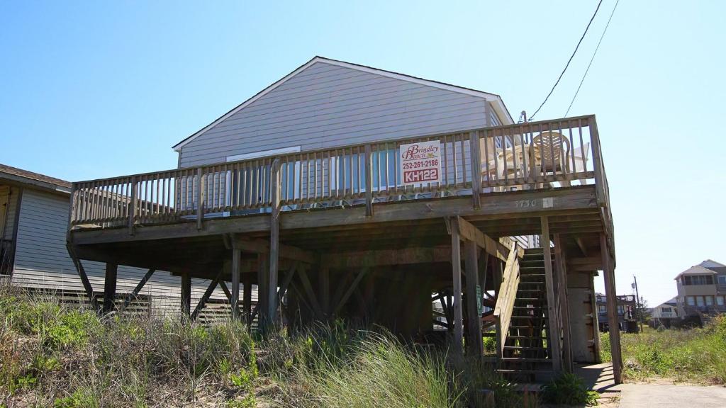 KH122, Weaver- Semi-Oceanfront, Dogs Welcome, Ocean Views, Close to Beach Access