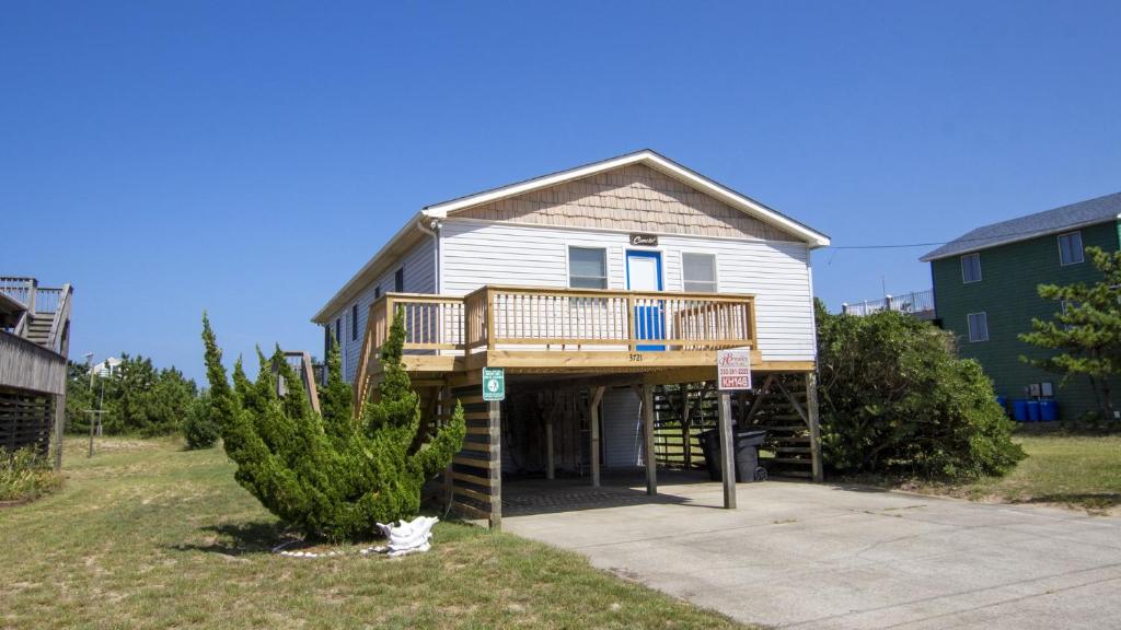KH146, Camelot- Oceanside, Screened Porch, Close to Shopping and Restaurants!