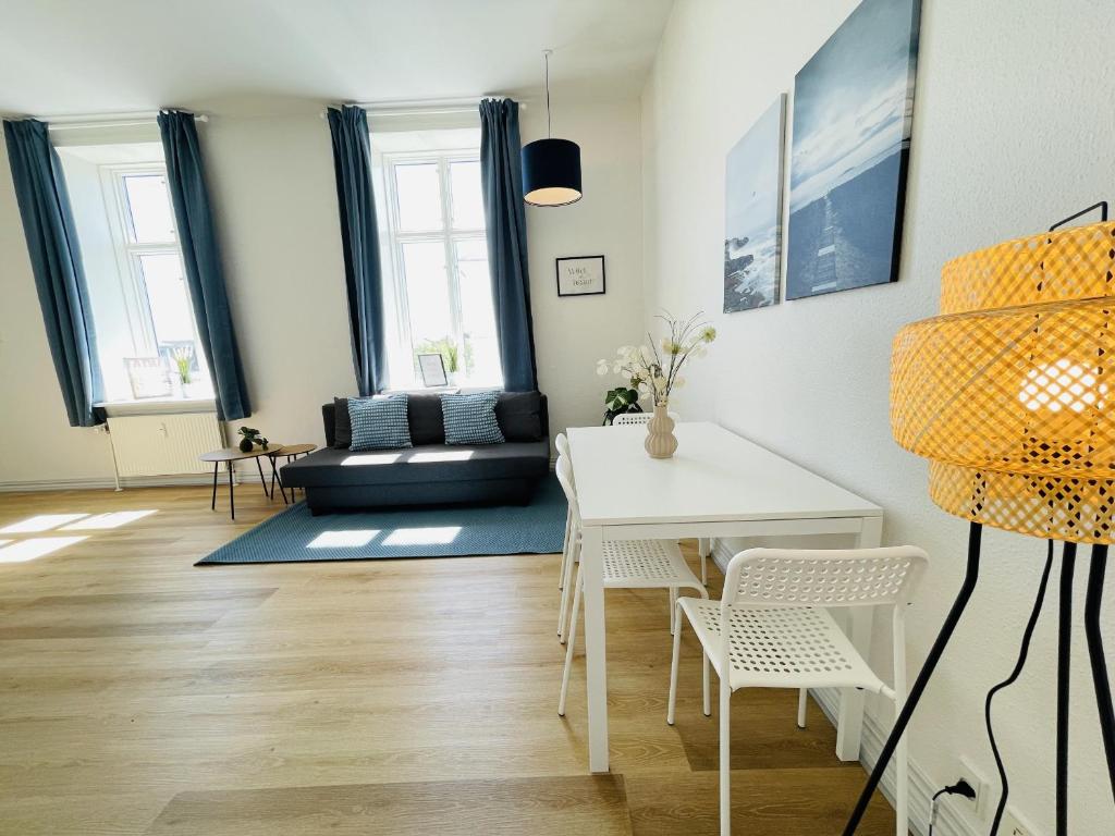 aday - Blue light suite apartment in the center of Hjorring