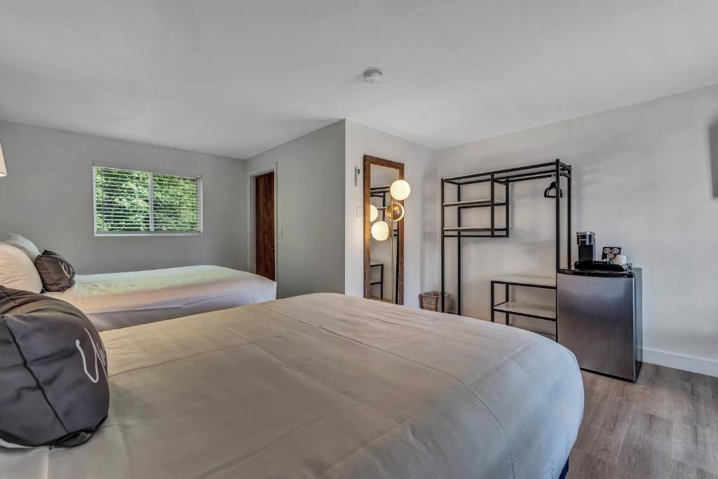 Endless Dunes, A Modern Motel