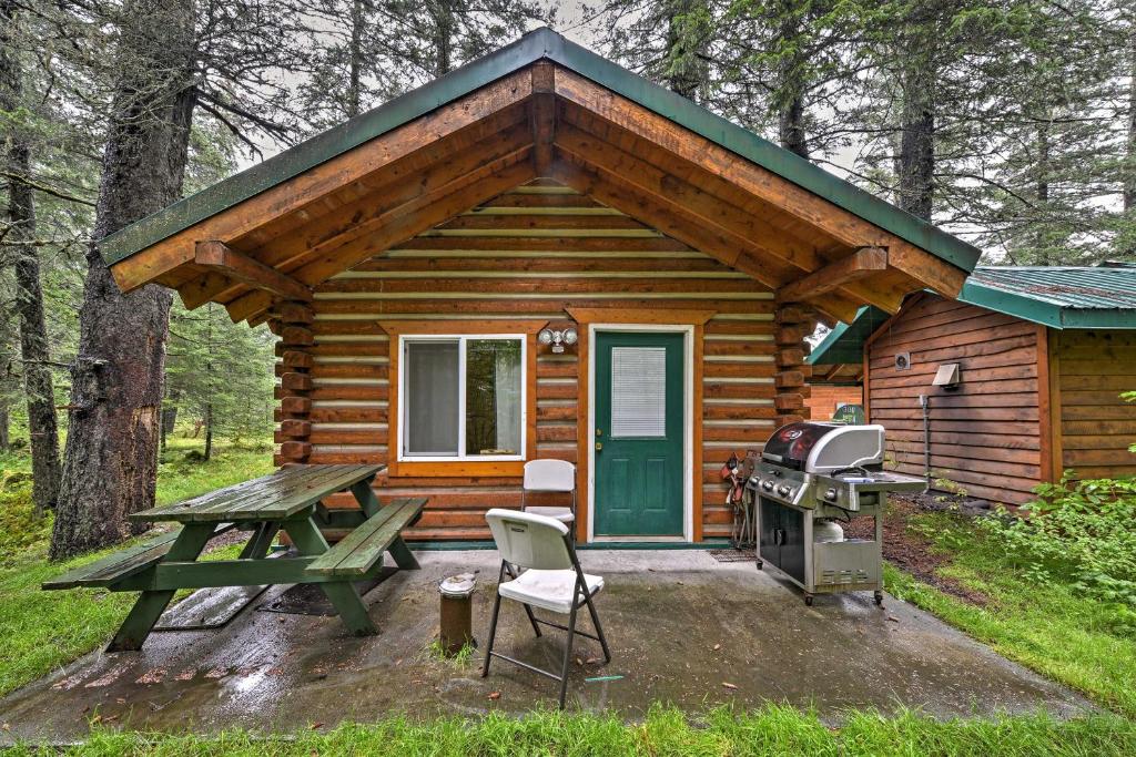 Creekside Seward Cabin with BBQ Fire Pit on 3 Acres!