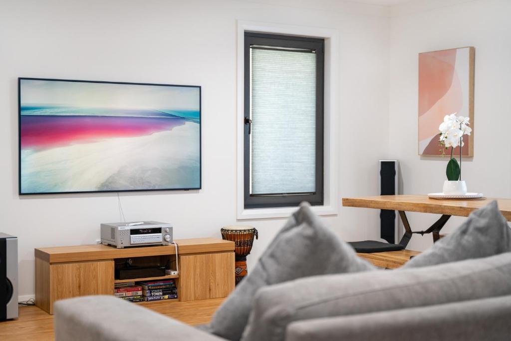 MèRose Place - Spacious Modern New