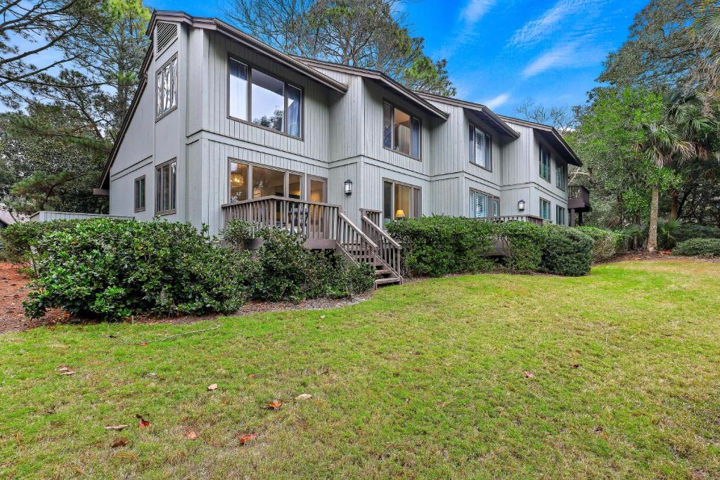 1332 Fairway Oaks