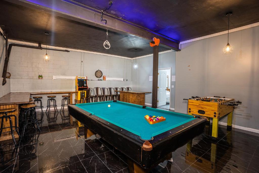 Brand-New Game Room, Nearby Ski, Lake Wallenpaupack - Sleeps 18!