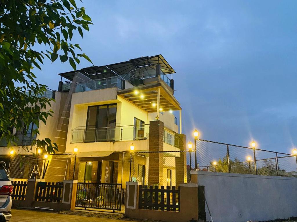 Hillretreat 4BHK