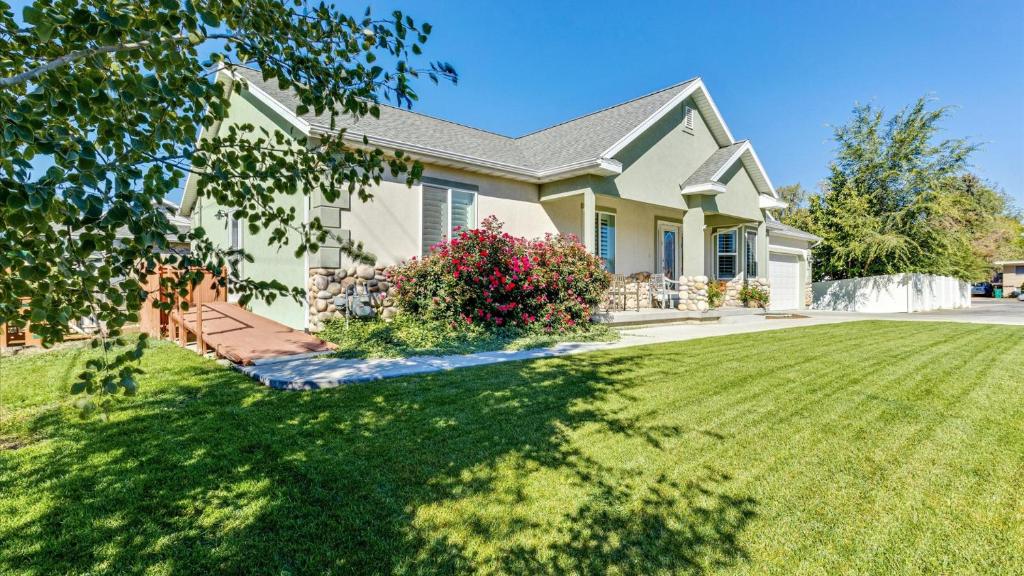 Play & Gather in Luxury,Pets too! Close to it Everything!