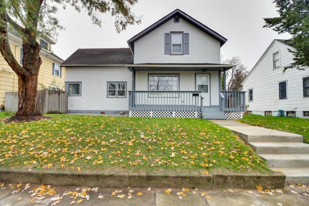 Pet-Friendly Cottage 8 Mi to Paul Bunyan Land!