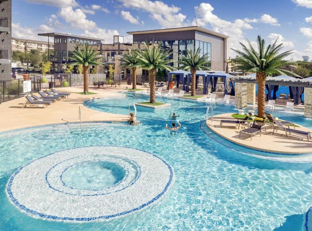 Cozy Retreat-Free Reserved Parking-Pool