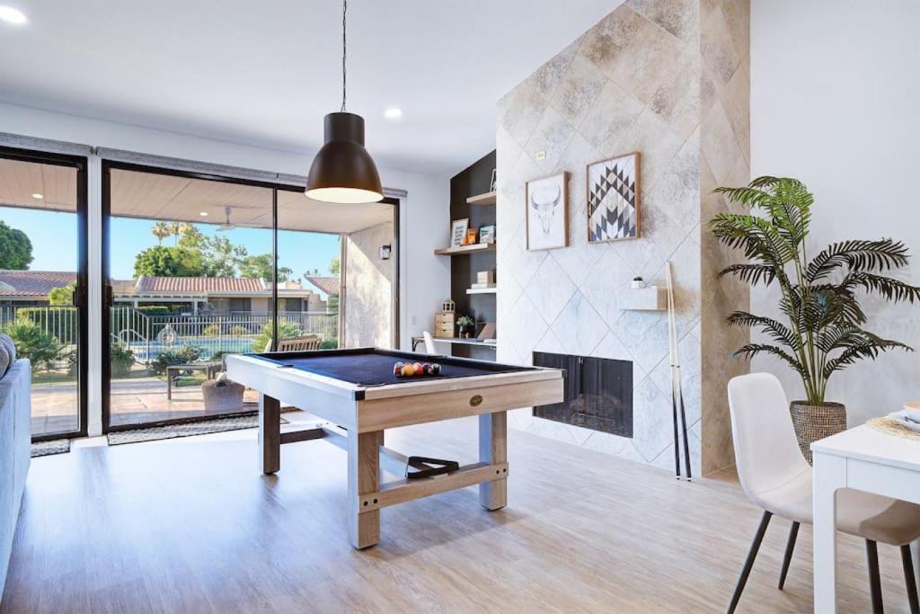 Cali Desert Life - Pool, Golf Cart, Tennis, Bikes