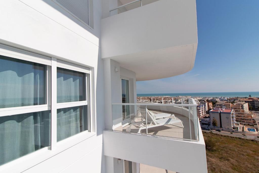 Global Properties, Moderno apartamento con vistas a la costa mediterranea en Gran Canet