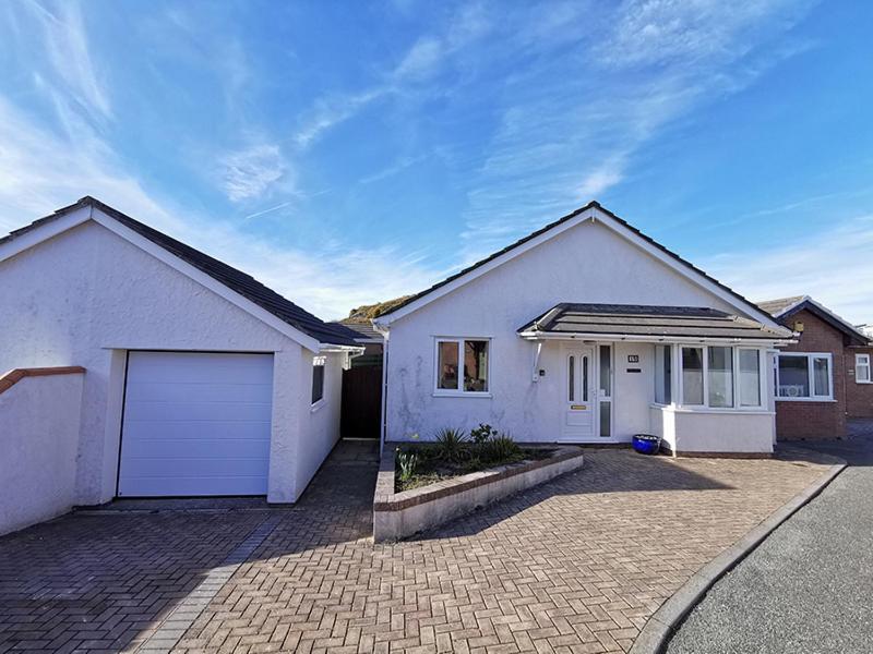 CYNEFIN- 3 Bed, 2 Bath-1 x En-Suite, DETCAHED BUNGLAOW- PET FRIENDLY