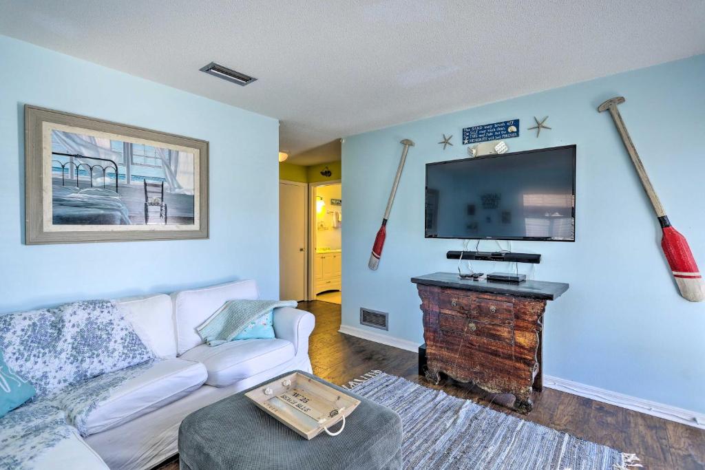 Cape Canaveral Cottage - Walk to Beach!