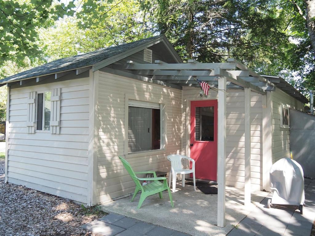 Sleeping Bear Riverside Cabins - Cabin #4